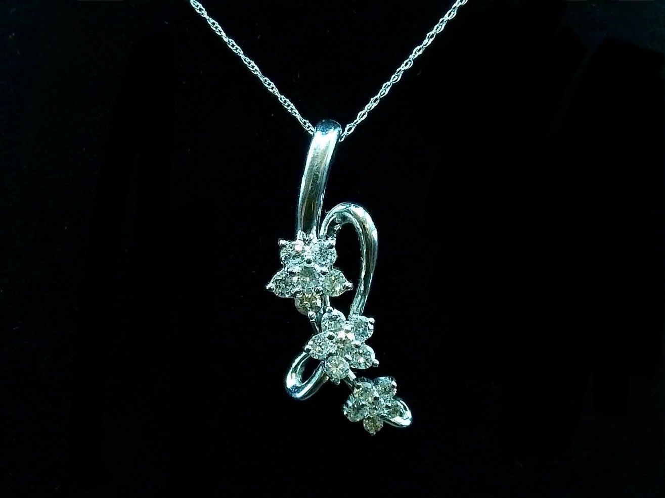 Diamond Flower pendant